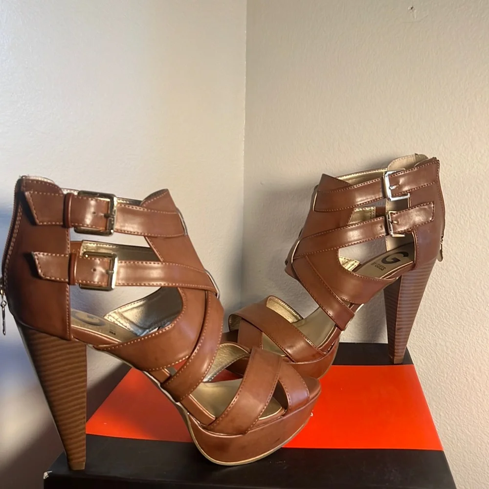 “NEW” G BY GUESS HIGH HEELS - Picture 2 of 16